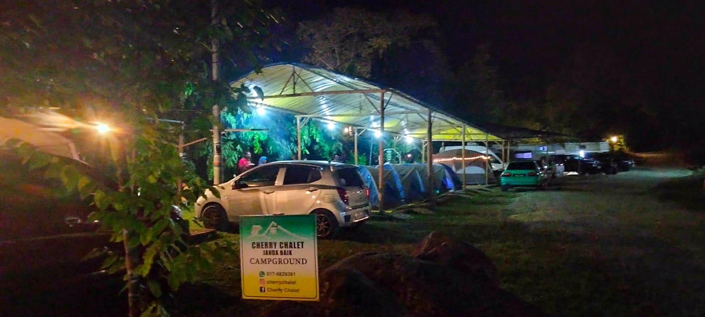 Campsite Cherry Chalet