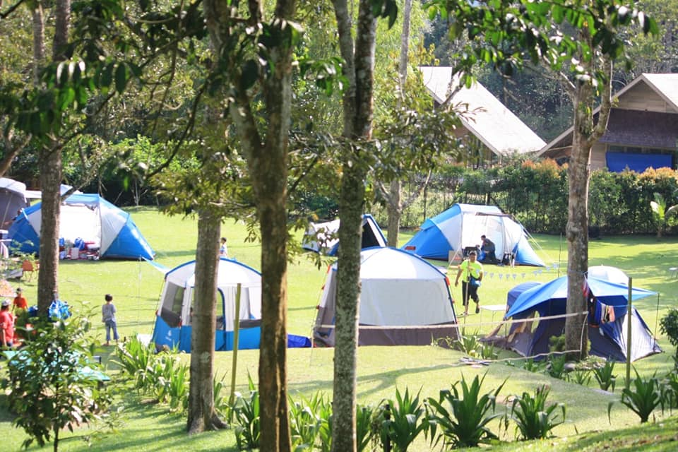 FarmVille Glamping Retreat